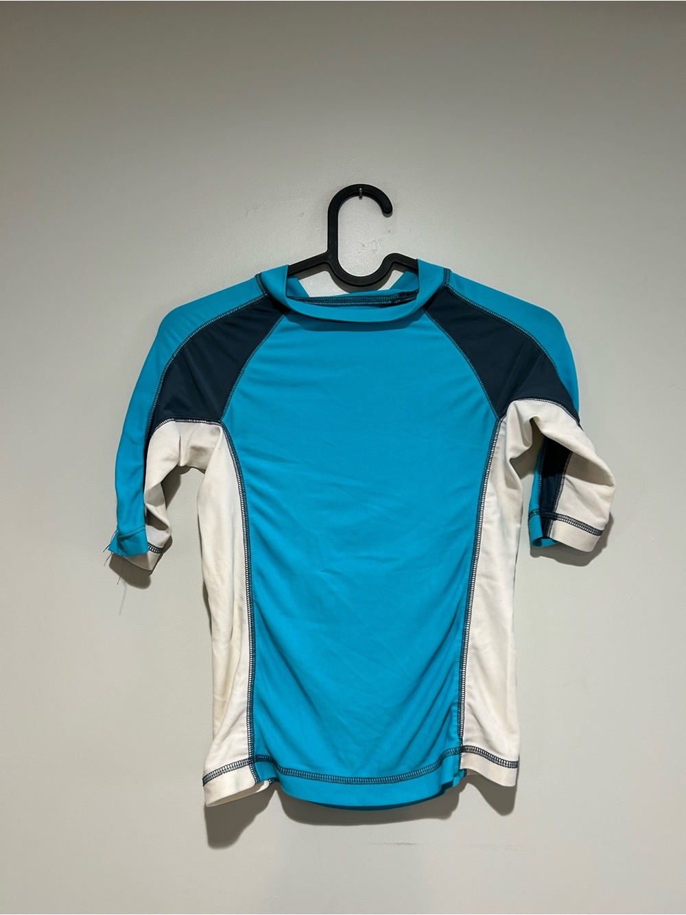 Cherokee Short Sleeve Performance Tee in Turquoise, Navy & White